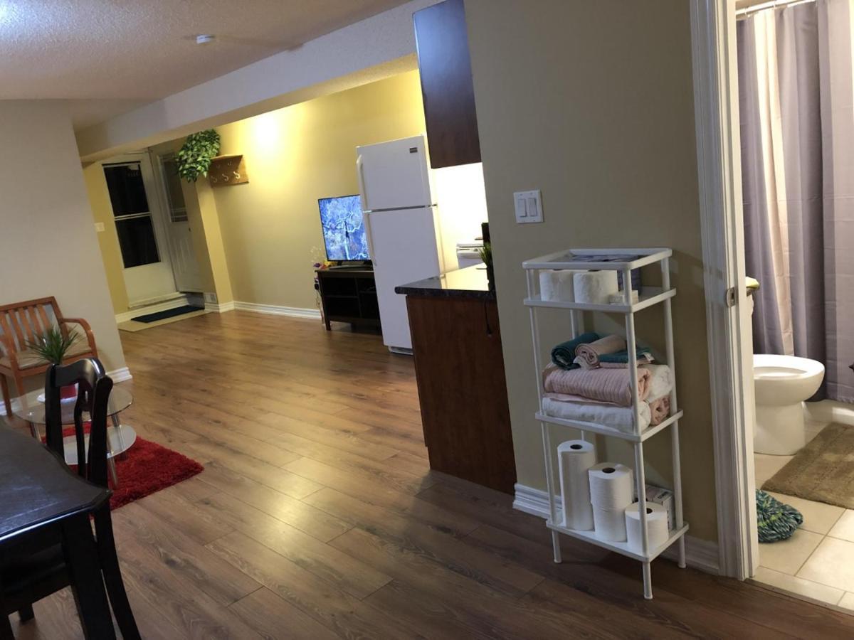 Spacious 2 Bedroom Guest Suite 多伦多 外观 照片