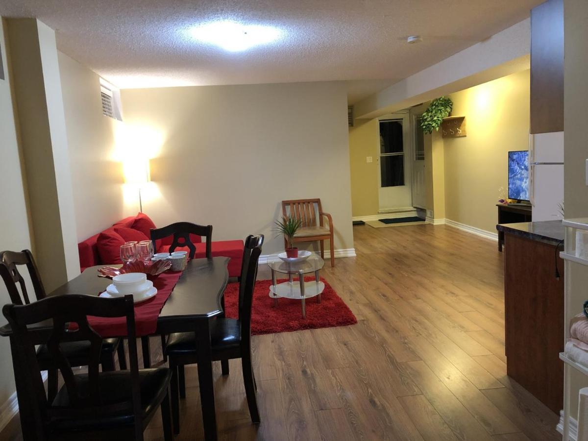 Spacious 2 Bedroom Guest Suite 多伦多 外观 照片