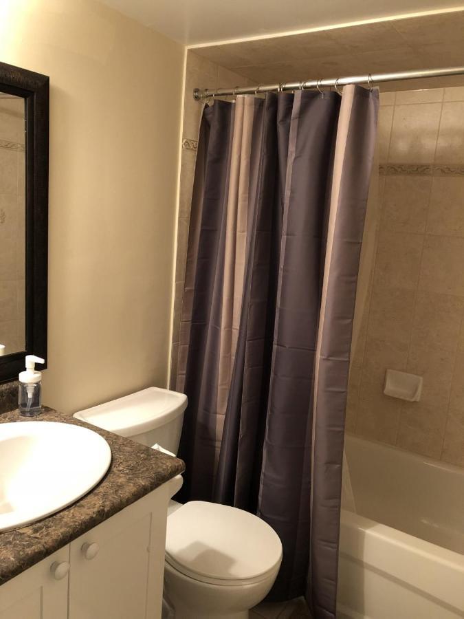 Spacious 2 Bedroom Guest Suite 多伦多 外观 照片