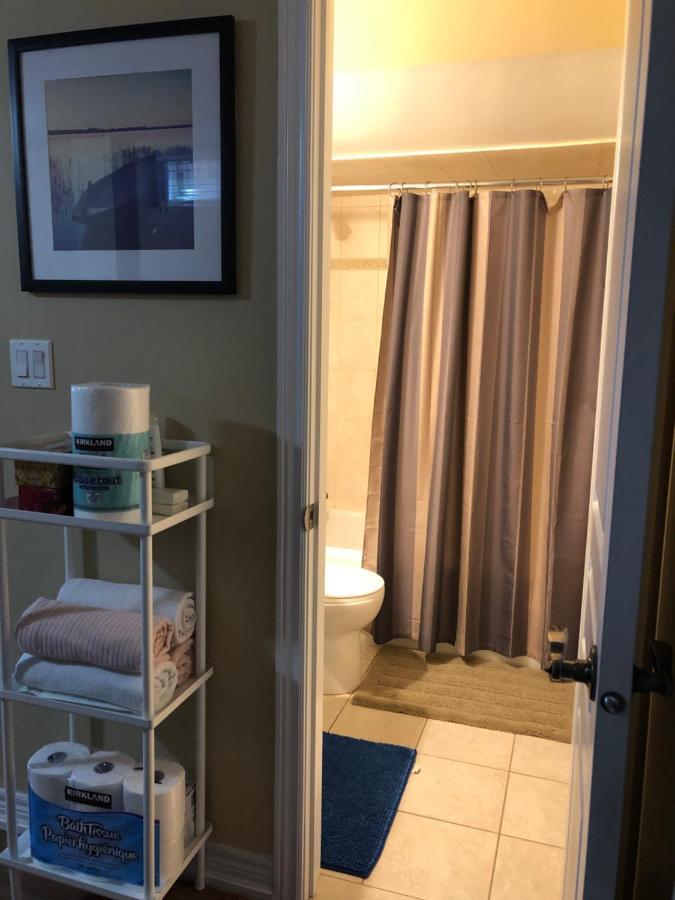 Spacious 2 Bedroom Guest Suite 多伦多 外观 照片