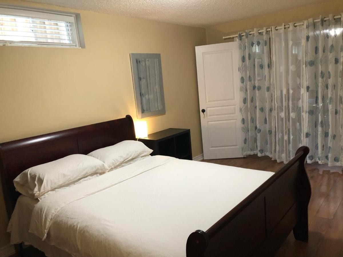 Spacious 2 Bedroom Guest Suite 多伦多 外观 照片