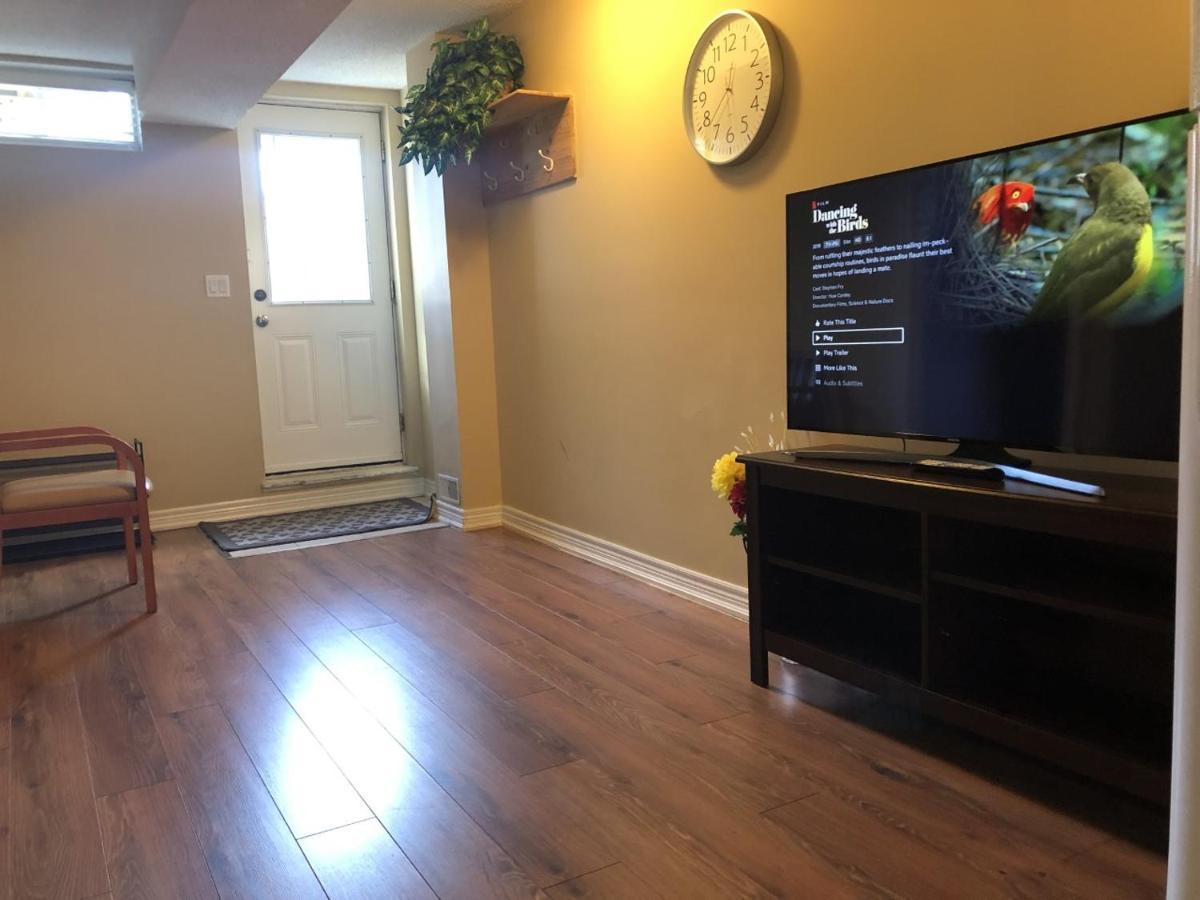 Spacious 2 Bedroom Guest Suite 多伦多 外观 照片